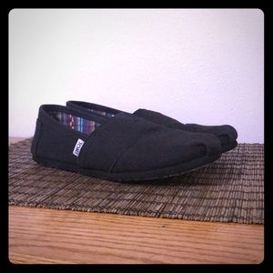 black on black toms slip ons size 9